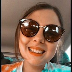 Meet your Posher, Julia